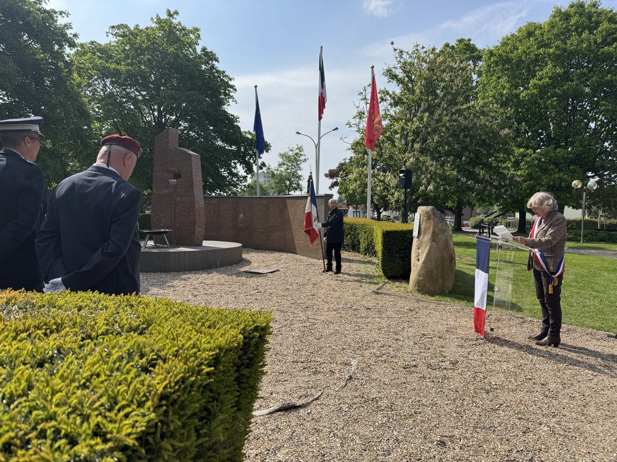 80 ans. Voilà 80 ans que nous vivons en paix par la mobilisation de citoyens devenus soldats ou résistants pour faire face à l’oppression nazi. 

En ce 8 mai, jour d’armistice, il est important de se souvenir et de rendre hommages à cette génération sacrifiée pour notre liberté.