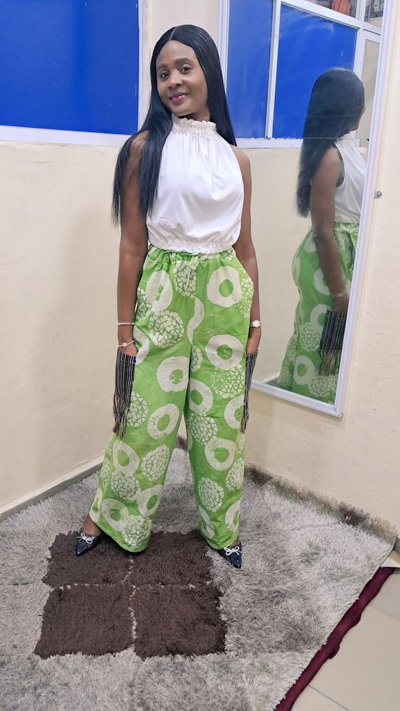 JennyShoppe's tweet photo. Only 3 DAYS LEFT!
Snag your favourite pieces at 20% OFF!

This Pant is available for pickup!

The first 3 customers get the white top absolutely FREE! 🤍👚

Price: N8,500
Delivery: Nationwide 

#Jennyshoppe Arsenal #FunYetStrong Arteta #NSPPD #TBT Netflix FC Inter Milan Champions https://t.co/Gb50tDvqas