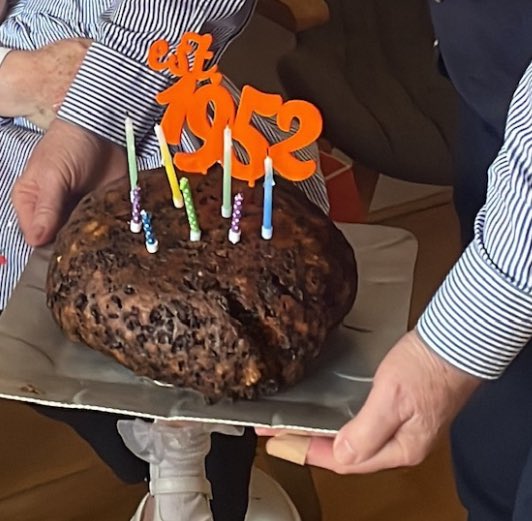 Today marks 8 years since I attempted to celebrate Mum’s retirement with 3 hrs and 4 sponges of creativity in the kitchen. 

At midnight I was raging, but by the morning I couldn't stop laughing. 

Here’s to failing! 

And to sticking to clootie dumplings from then on 🏴󠁧󠁢󠁳󠁣󠁴󠁿🇬🇧