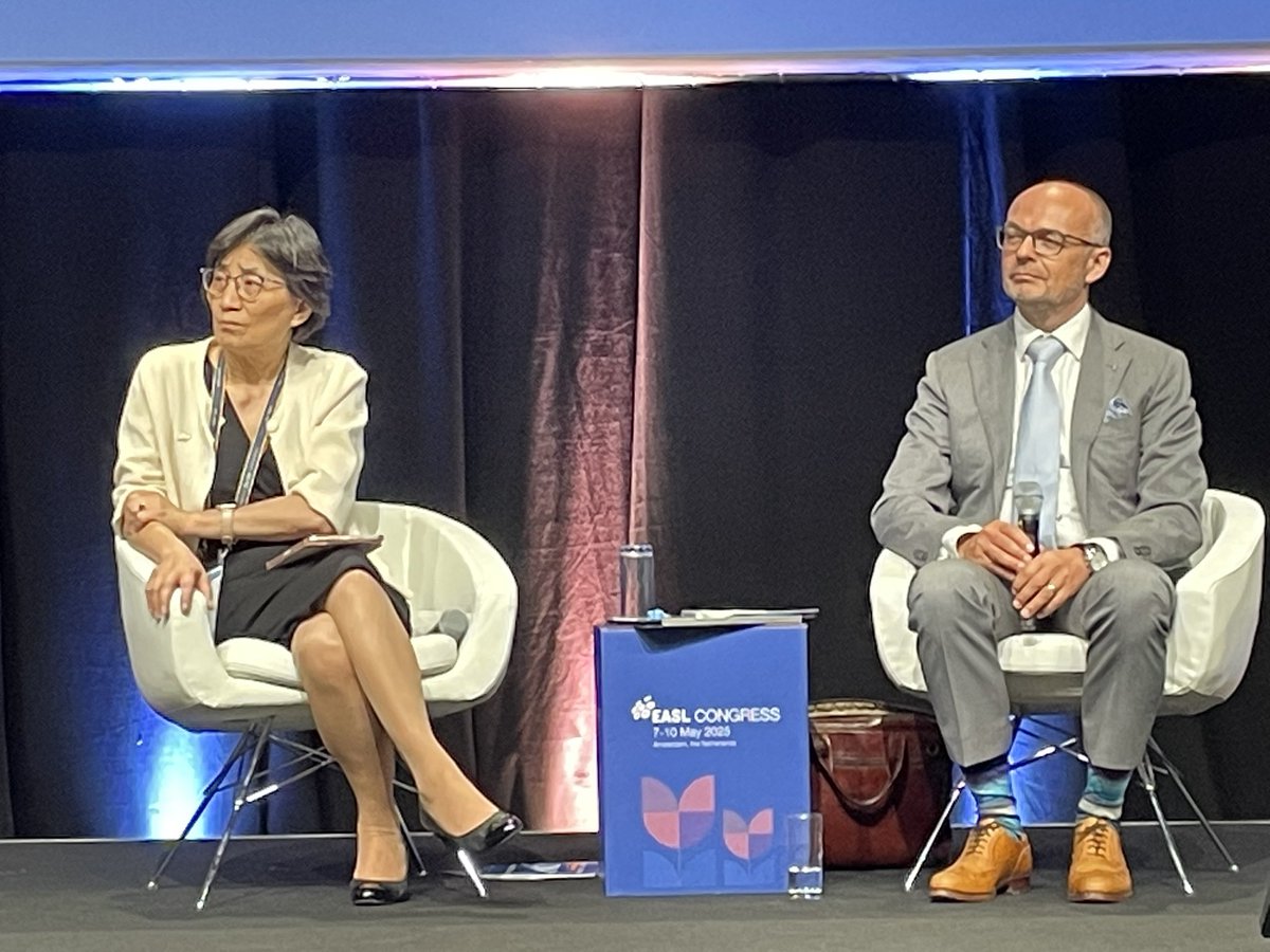 Joost PH Drenth (@joostphdrenth) on Twitter photo #easlcongress 2️⃣0️⃣2️⃣5️⃣ recognition award to Ulrich Beuers
✊tirelessly working for <a href="/EASLedu/">EASL Education</a> as councilor
👣 traveling and innovating education in liver diseases
☔️ and yes for being the bicarbonate umbrella theory
🎙️<a href="/JesusMBanales/">Jesus Bañales</a> #easlcongress 2️⃣0️⃣2️⃣5️⃣ recognition award to Ulrich Beuers
✊tirelessly working for <a href="/EASLedu/">EASL Education</a> as councilor
👣 traveling and innovating education in liver diseases
☔️ and yes for being the bicarbonate umbrella theory
🎙️<a href="/JesusMBanales/">Jesus Bañales</a>