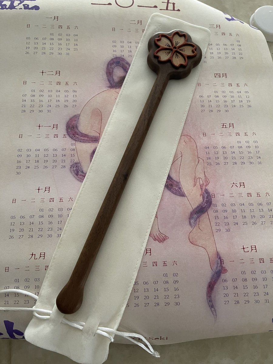 千呼万唤始出来
期待了好几个月
我的樱时终于到了

印花兴趣淡淡的
打人兴趣浓浓的

欠我花的小朋友们
大女主下次见面要收账啦！

#印花 #新工具 #sp #spank