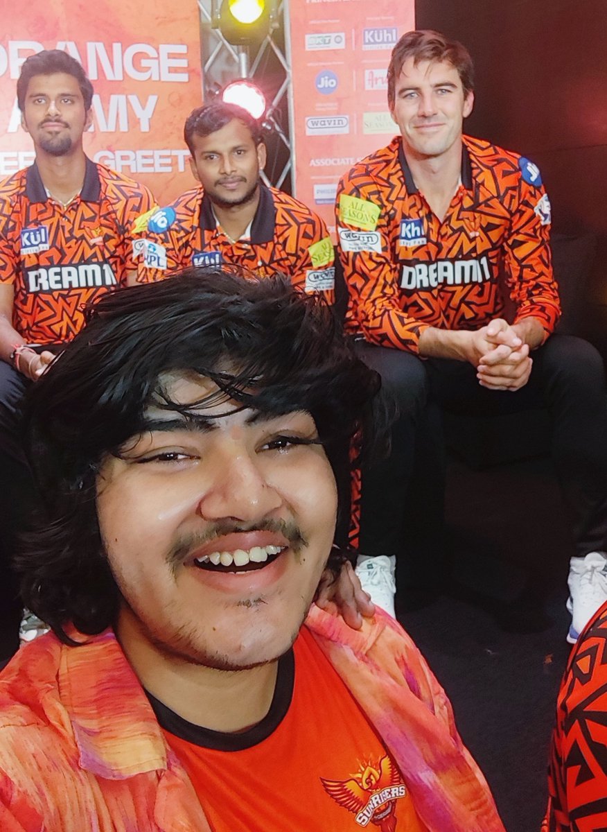 TSPrathik's tweet image. a team which struggles to score 50 in powerplay, and 200 in the end has 100s in PP and 250+ four times

Don&apos;t know what was the pep talk, but I&apos;m sure that would motivate even a ded person to come alive

HBD Skip @patcummins30

this is me being awestruck on that beautiful day