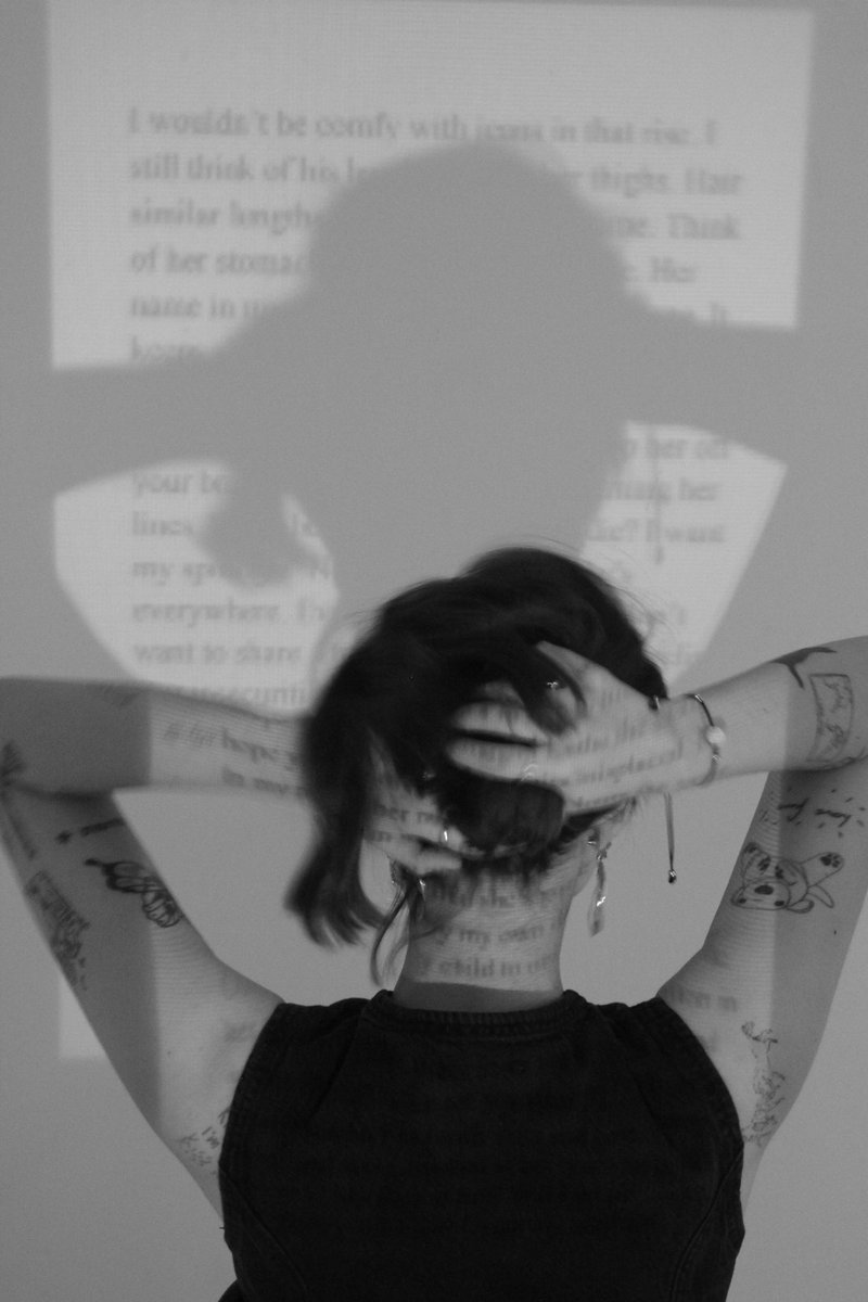 liviamack3nzie's tweet photo. hello fangirl twitter! my name is livia &amp; i will soon be catapulting into releasing my debut ep. in the meantime i have a song called ‘understudy’ which is a ‘lacy’ esque song about comparison &amp; jealousy. it’ll be available for presave very soon and you should tell your friends! https://t.co/UkaFp6Q2KA