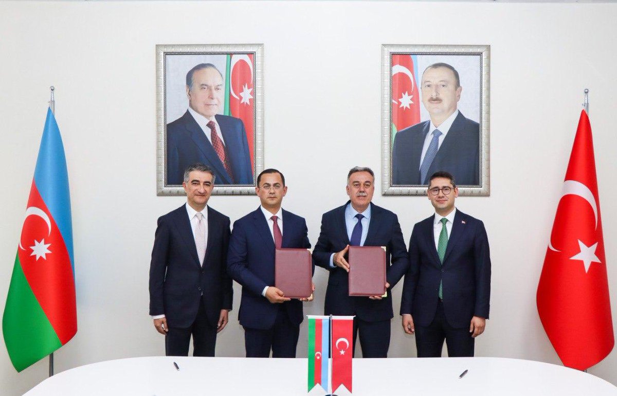 mkgonullu's tweet image. Kardeş ülke Azerbaycan’ın metroloji altyapısını birlikte güçlendiriyoruz! 🇹🇷🤝🇦🇿

Azerbaycan Metroloji Enstitüsü (AzMİ) ile TÜBİTAK UME arasında imzalanan yeni sözleşmeyle, 14 yeni laboratuvarın kurulumu için düğmeye bastık. 🔬

Bilim ve teknolojiyle büyüyen iş birliğimiz,…