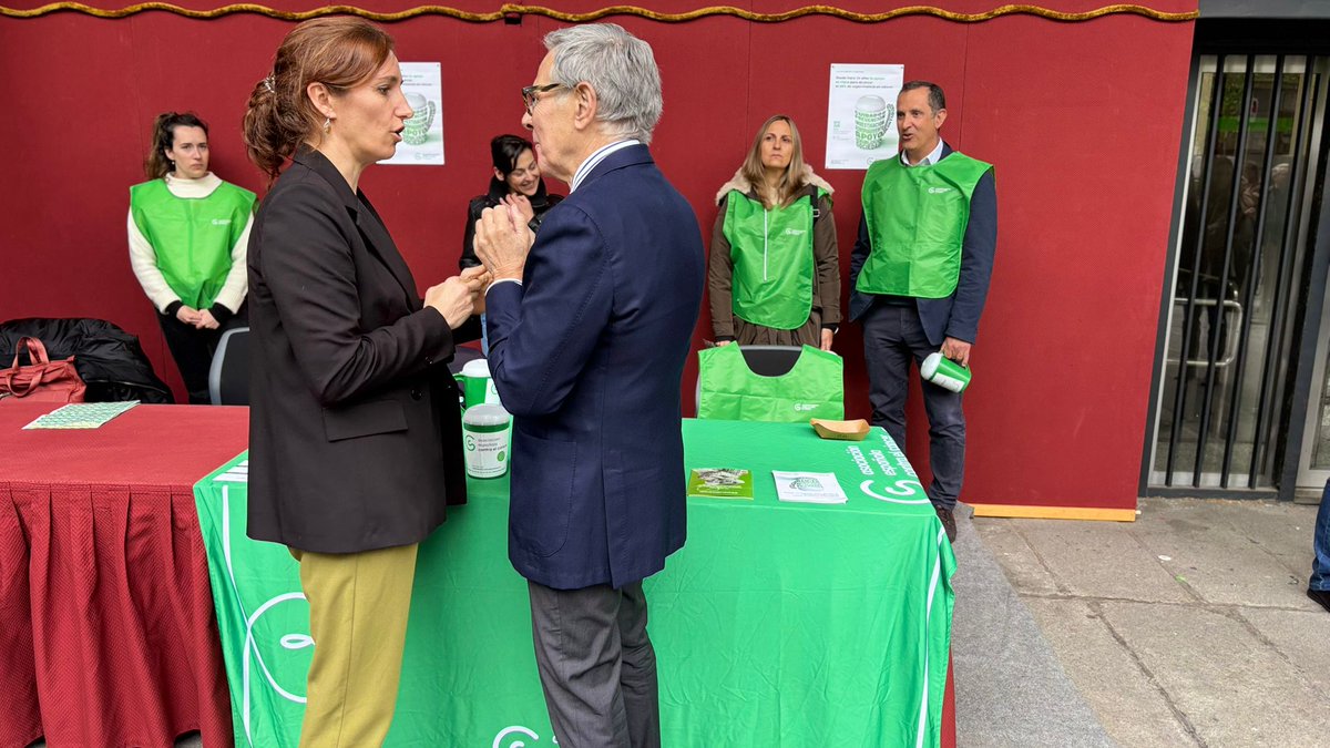 Asociación Española Contra el Cáncer (@contracanceres) on Twitter photo Gracias <a href="/Monica_Garcia_G/">Mónica García</a>, ministra de sanidad <a href="/sanidadgob/">Ministerio de Sanidad</a> por tu apoyo en un día como hoy.
#TodosContraelCáncer Gracias <a href="/Monica_Garcia_G/">Mónica García</a>, ministra de sanidad <a href="/sanidadgob/">Ministerio de Sanidad</a> por tu apoyo en un día como hoy.
#TodosContraelCáncer