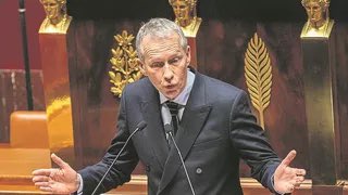 DrJérômeMarty (@drjeromemarty) on Twitter photo Écœuré, dégoûté, comme l’immense majorité de mes consœurs et confrères, le vote de la loi Garot, je le ressens comme une insulte à ma profession et à celles et ceux qui la portent.
Le spectacle qui nous a été donné de voir depuis plusieurs semaines a montré combien de nombreux Écœuré, dégoûté, comme l’immense majorité de mes consœurs et confrères, le vote de la loi Garot, je le ressens comme une insulte à ma profession et à celles et ceux qui la portent.
Le spectacle qui nous a été donné de voir depuis plusieurs semaines a montré combien de nombreux