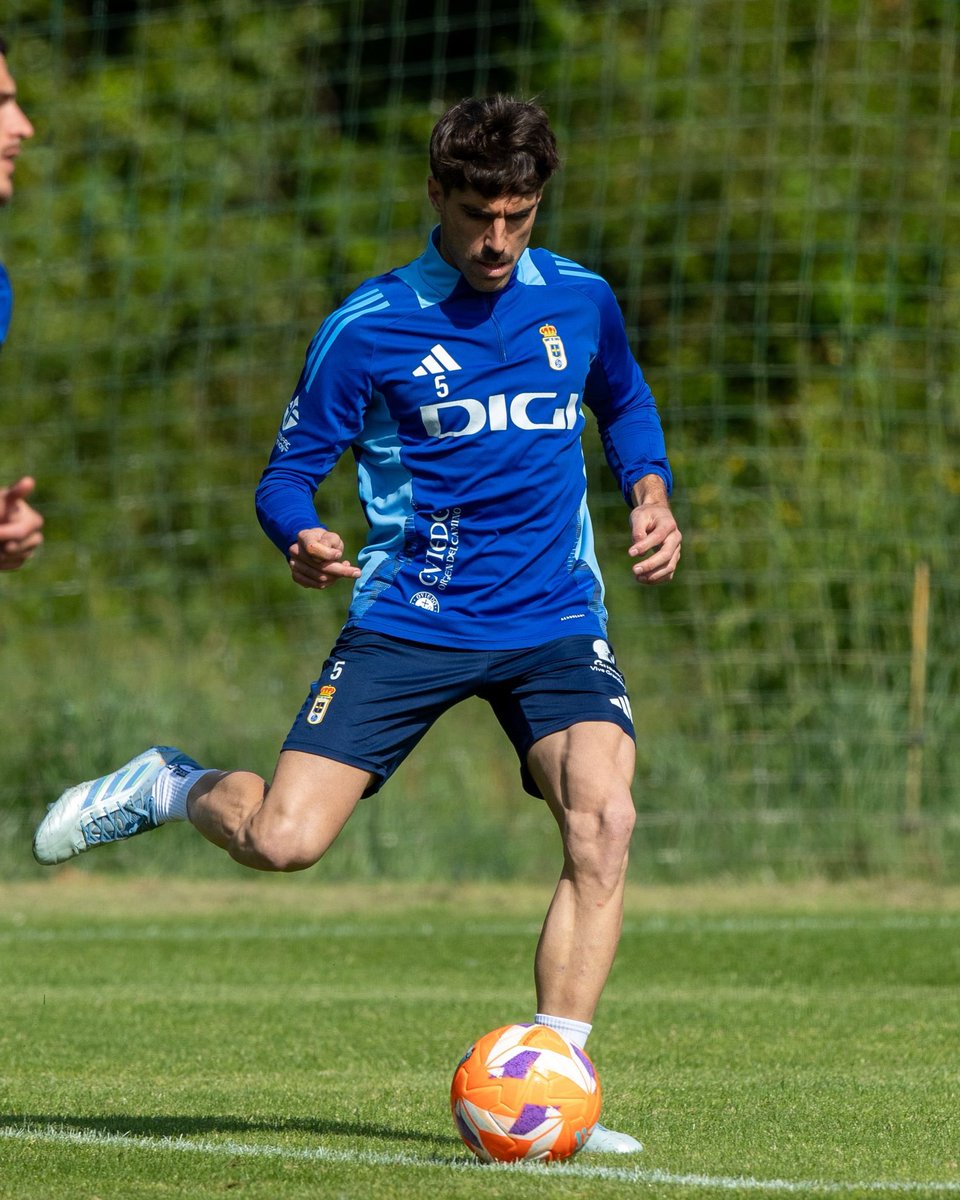 👀 Nosotros, a lo nuestro ⚒️⚽️

#RealOviedo 🔵⚪️