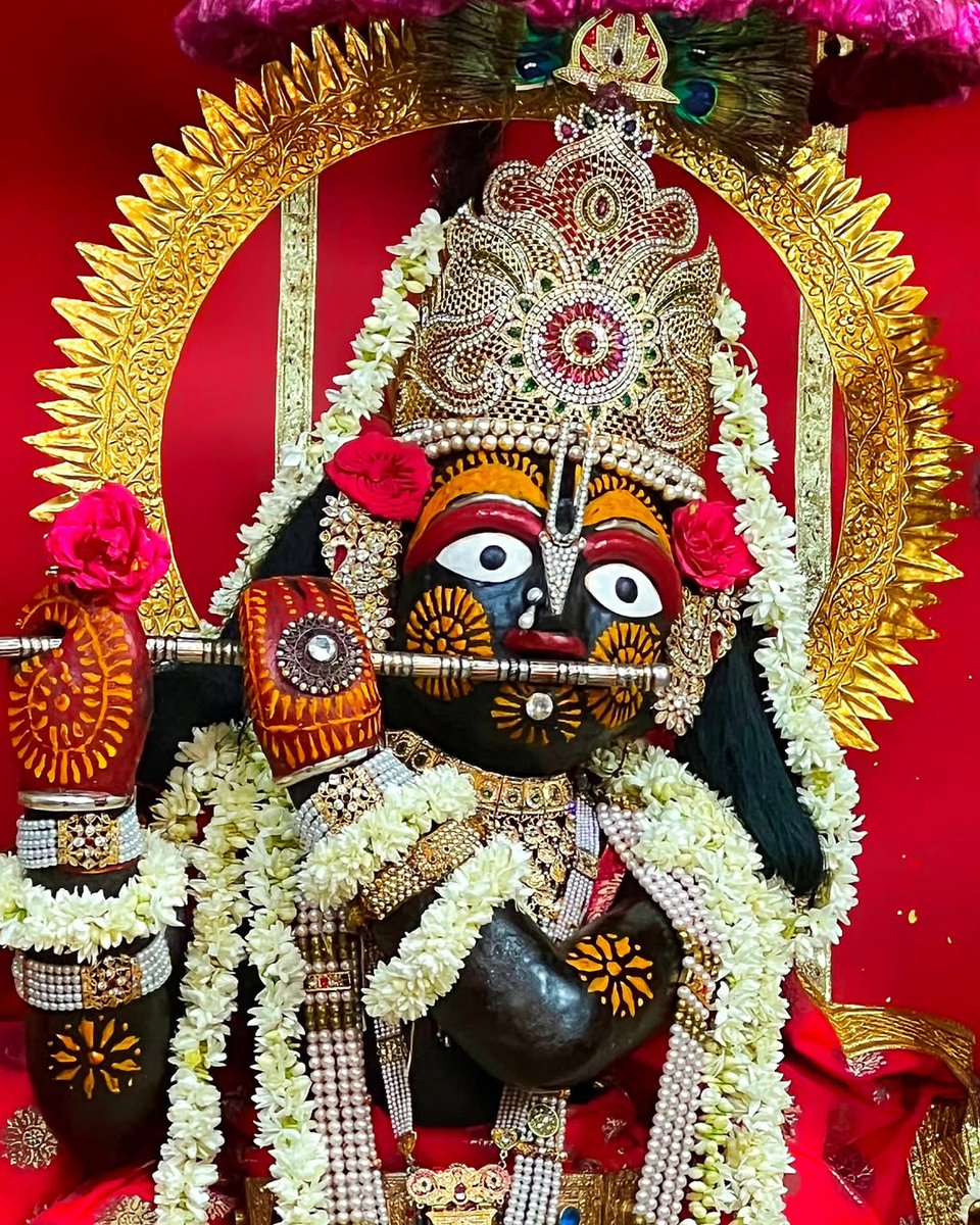 श्री राधामाधव श्रिंगार दर्षन कीजिए 🦚
  जय श्री राधामाधव लाल की 🙏🦚🪔🚩
