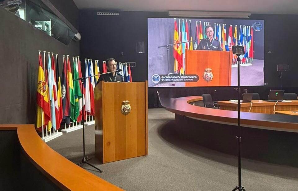 Eurofront_UE (@eurofront_ue) on Twitter photo 🚩Se celebra el IV Ejercicio Internacional sobre Obtención y Análisis de Información Migratoria en Fuentes Abiertas, organizado por <a href="/policia/">Policía Nacional</a> y #CNI con la colaboración de #Eurofront
💻382 profesionales de 31 países compitieron en Ávila, fortaleciendo la #cooperacióninternacional 🚩Se celebra el IV Ejercicio Internacional sobre Obtención y Análisis de Información Migratoria en Fuentes Abiertas, organizado por <a href="/policia/">Policía Nacional</a> y #CNI con la colaboración de #Eurofront
💻382 profesionales de 31 países compitieron en Ávila, fortaleciendo la #cooperacióninternacional