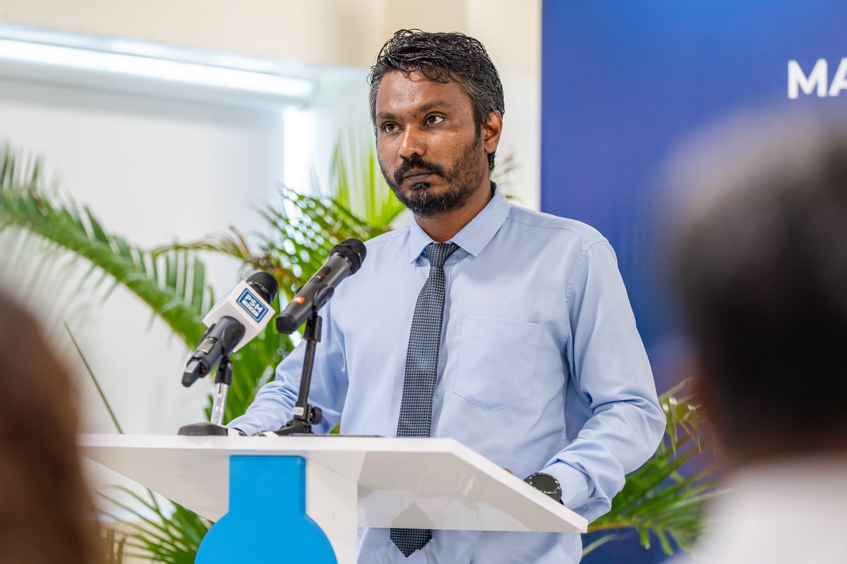 ކ. މަނިޔަފުށި ޓްރެއިނިންގ އިންސްޓިޓިއުޓްގައި 26 އޭޕްރިލް 2025އިން 8 މެއި 2025އަށް ކުރިއަށް ގެންދިޔަ  "ބޭސިކް މެރިކަލްޗަރ ތަމްރީނު ކޯސް"ގެ ނިންމުމުގެ ރަސްމިއްޔާތުގައި ވަޒީރު އަހުމަދު ޝިޔާމް ބައިވެރިވެވަޑައިގަތުން.

މި ކޯސް ފުރިހަމަ ކުރެއްވި 15 ބައިވެރިންނަށް މި ރަސްމިއްޔާތުގައި