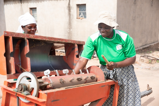 UNDP Zimbabwe (@undpzimbabwe) on Twitter photo Effective #PostHarvestManagement is key to safeguarding farmers’ hard work & boosting food security. Thanks to our <a href="/theGCF/">Green Climate Fund</a> -funded project, smallholders in Masvingo, Manicaland & MatSouth now have access to mechanized grain processors, cutting losses & increasing incomes! 🚜🌾 Effective #PostHarvestManagement is key to safeguarding farmers’ hard work & boosting food security. Thanks to our <a href="/theGCF/">Green Climate Fund</a> -funded project, smallholders in Masvingo, Manicaland & MatSouth now have access to mechanized grain processors, cutting losses & increasing incomes! 🚜🌾