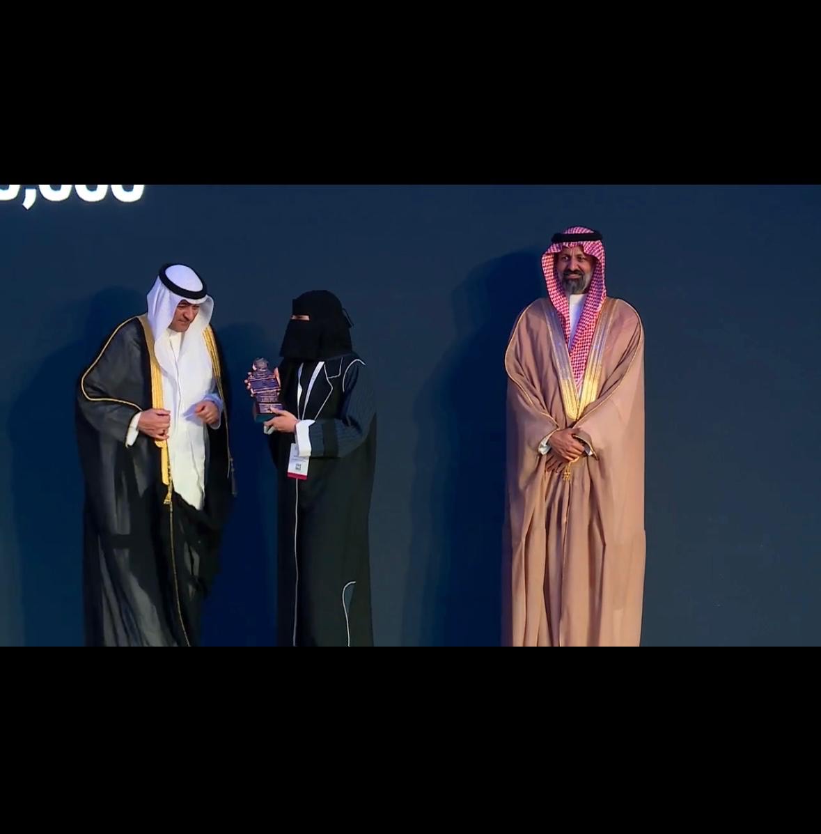 كلية الأعمال برابغ - شطر الطالبات tweet media