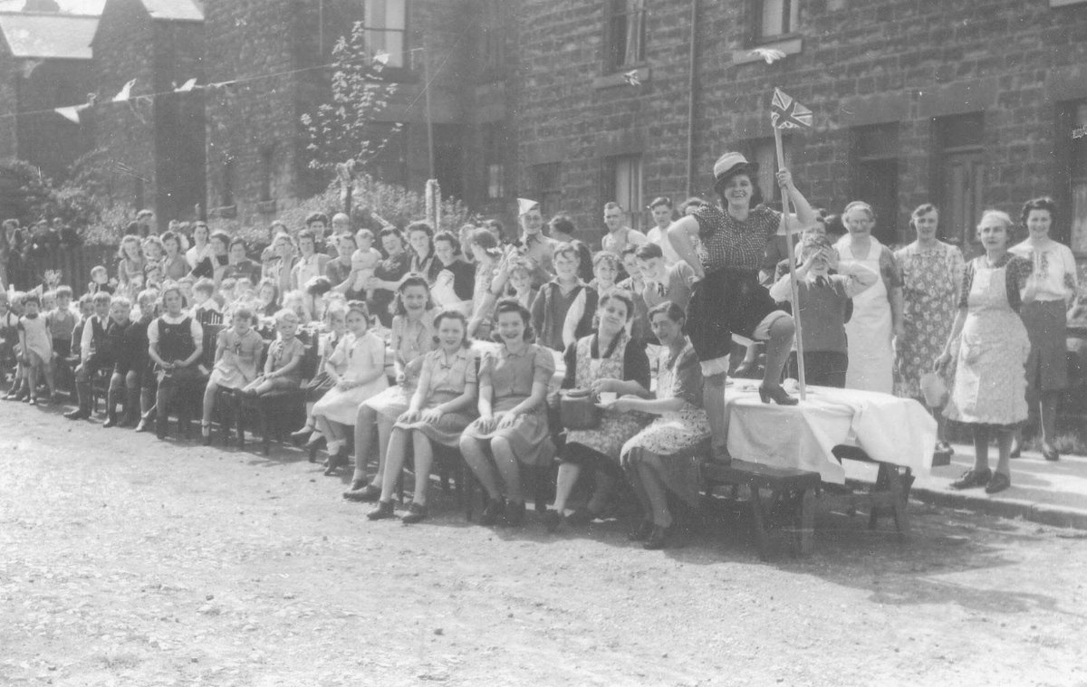 annee_turner's tweet photo. My mum on #VEDay 🇬🇧 https://t.co/fJwxLC5IbG