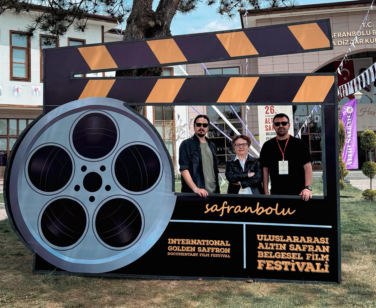 26. Uluslararası Altın Safran Belgesel Film Festivali Ulusal Öğrenci Belgesel Film Yarışması Ana Jürileri <a href="/sherifnur/">Şerifnur BAKIRCI</a> <a href="/mbeyazdag/">Miheme</a> <a href="/SafranboluBld/">T.C. Safranbolu Belediyesi</a>