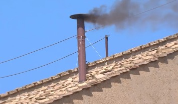 tempoweb's tweet image. Conclave, anche la seconda #fumata è #nera: nel pomeriggio altre due votazioni 
#8maggio #iltempoquotidiano #Conclave #Papa 
iltempo.it/attualita/2025…