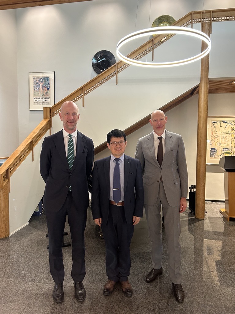 NorwayinChina's tweet photo. @NorwayMFAs DG for Security Policy &the High North Jon E.Fredriksen, visited #Beijing for wide-ranging talks with Chinese party &government officials. Discussions were substantive, with the war in Ukraine topping the agenda @MFA_China #IDCPC https://t.co/MvldyPsIzx