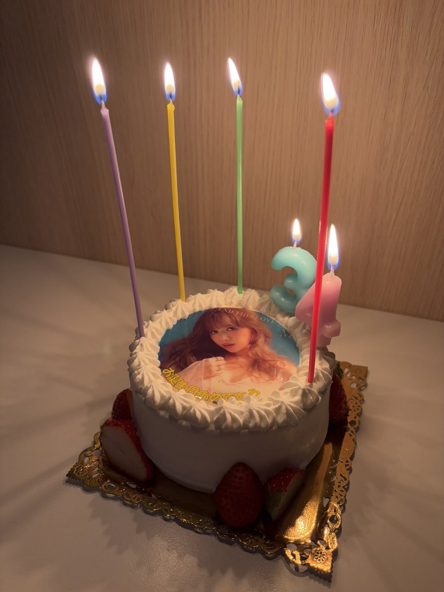 eri__ka_'s tweet photo. 可愛い〜((o(*>ω<*)o))🩵🩵天才🥹🎂!!!
#MACO #MACOちゃん #MACOfam https://t.co/r5YVbJ55uw