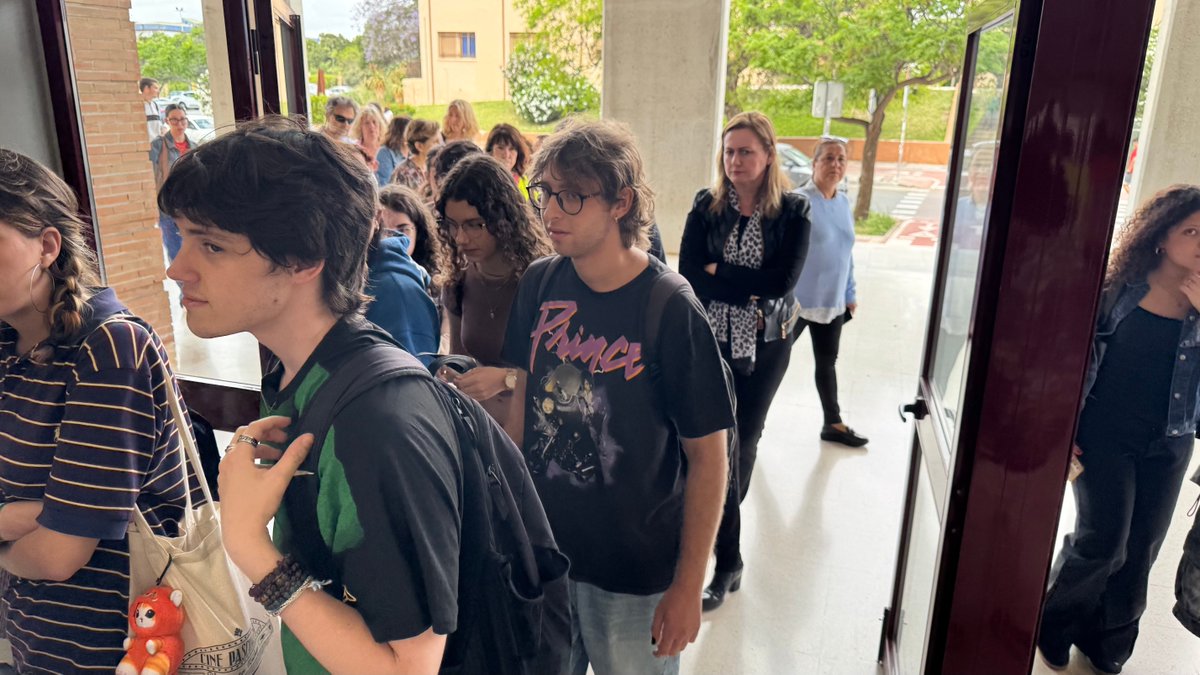 Fac.ComunicaciónUMA (@comunifac) on Twitter photo 🔥 Ayer se celebró con éxito el simulacro de incendio en la Facultad de Ciencias de la Comunicación 📚.
👏 Gran participación y excelente coordinación.
⏱️ ¡El edificio se desalojó en solo 9 minutos!
🔁 Gracias a todas las personas que lo hicieron posible.
<a href="/GemaLobillo/">Gema Lobillo</a> 🔥 Ayer se celebró con éxito el simulacro de incendio en la Facultad de Ciencias de la Comunicación 📚.
👏 Gran participación y excelente coordinación.
⏱️ ¡El edificio se desalojó en solo 9 minutos!
🔁 Gracias a todas las personas que lo hicieron posible.
<a href="/GemaLobillo/">Gema Lobillo</a>