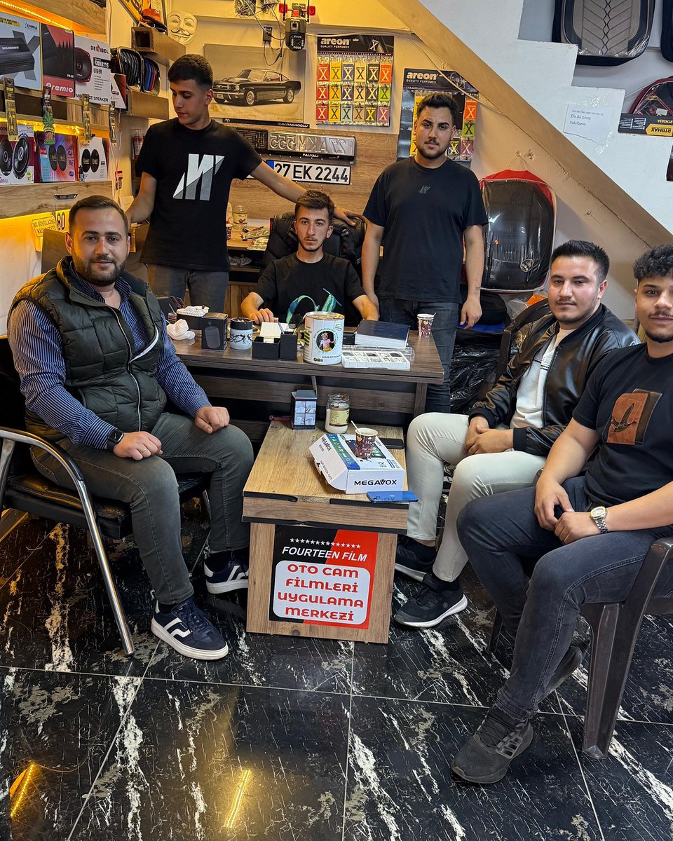 AK Parti İslahiye İlçe Gençlik Kolları olarak bugün genç esnaflarımızdan Seyfi Kılıç’ı iş yerinde ziyaret ettik.
<a href="/avyusufibis/">Yusuf İBİŞ</a> 
<a href="/fmfedaioglu/">Fatih Muhaddis FEDAİOĞLU</a> 
<a href="/avmustafadurmus/">Av. Mustafa Durmuş</a> 
<a href="/UlsResit/">Reşit Uluşan</a> 
<a href="/emrekosar27/">Emre Koşar</a>