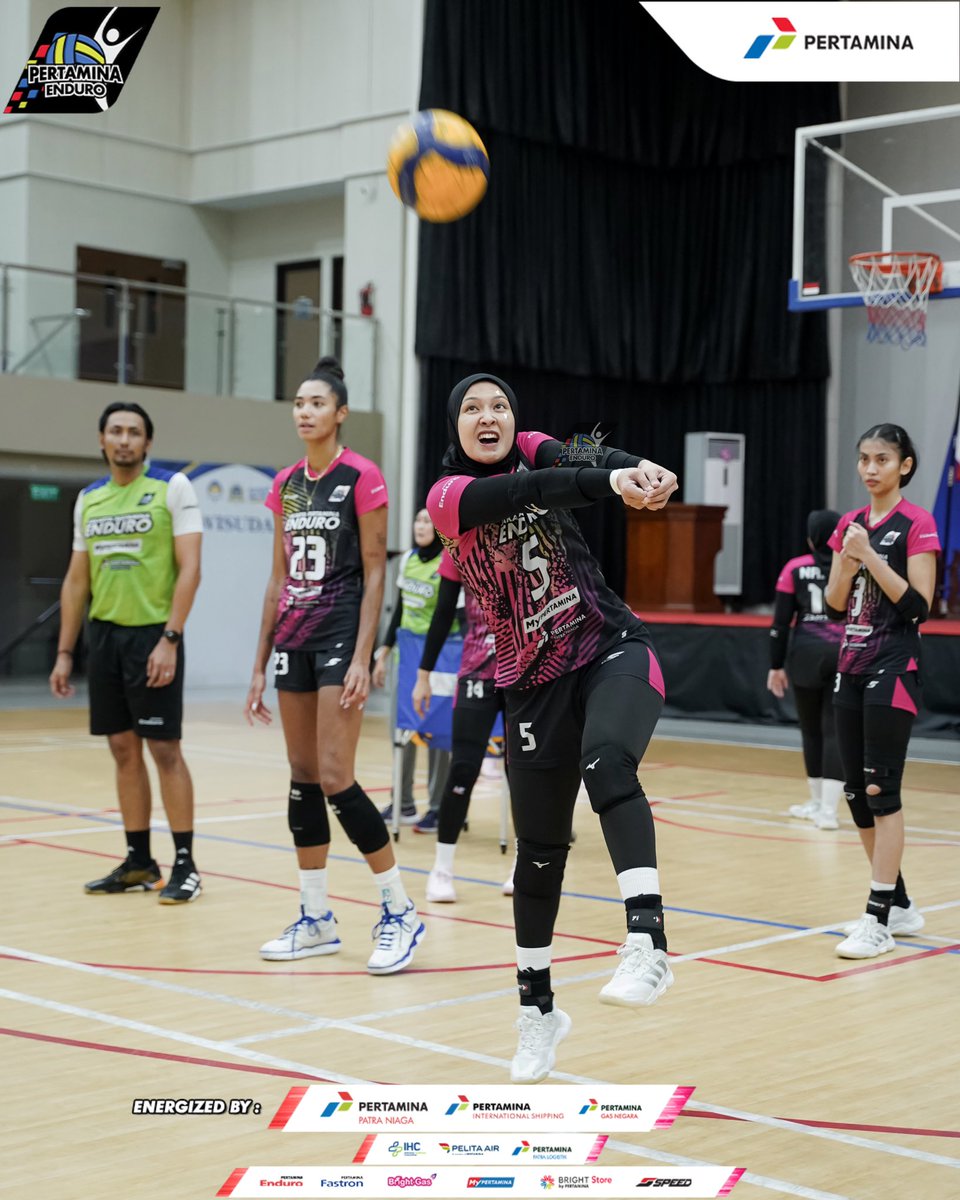 Latihan penuh dengan senyum, semoga memberikan hasil yang bisa membuat tersenyum 😊

#PertaminaEnduro #jpevolley #sayajpe #proliga2025 #jpe #volleyball #EnergizingTheChampion