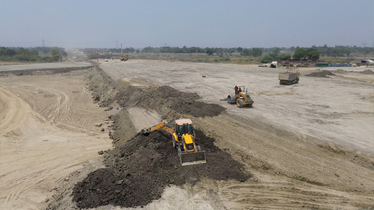 भारत पाकिस्तान युद्ध के बीच CM योगी आदित्यनाथ ने लिया बड़ा एक्शन – Ganga Expressway Update

Full video 👉  youtu.be/wtMBp4lsWFY

वेबसाइट पर पढ़ें : indiansrj.com/ganga-expressw…

#IndianSRJ #Unnao #Expressway #GangaExpressway