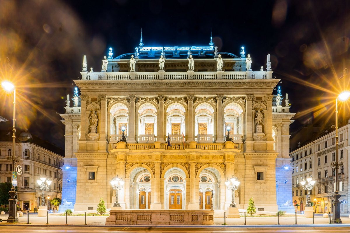 Opera with Opera News (@operamagazine) on Twitter photo The Hungarian State Opera <a href="/OperaBudapest/">HungarianStateOpera</a> has announced its 2025-6 season, featuring 37 opera titles including new productions of Lohengrin, Fidelio, Così fan tutte and the premiere of a new double bill, The Verdict (János Vajda) and Royal Highness (György Selmeczi). The Hungarian State Opera <a href="/OperaBudapest/">HungarianStateOpera</a> has announced its 2025-6 season, featuring 37 opera titles including new productions of Lohengrin, Fidelio, Così fan tutte and the premiere of a new double bill, The Verdict (János Vajda) and Royal Highness (György Selmeczi).