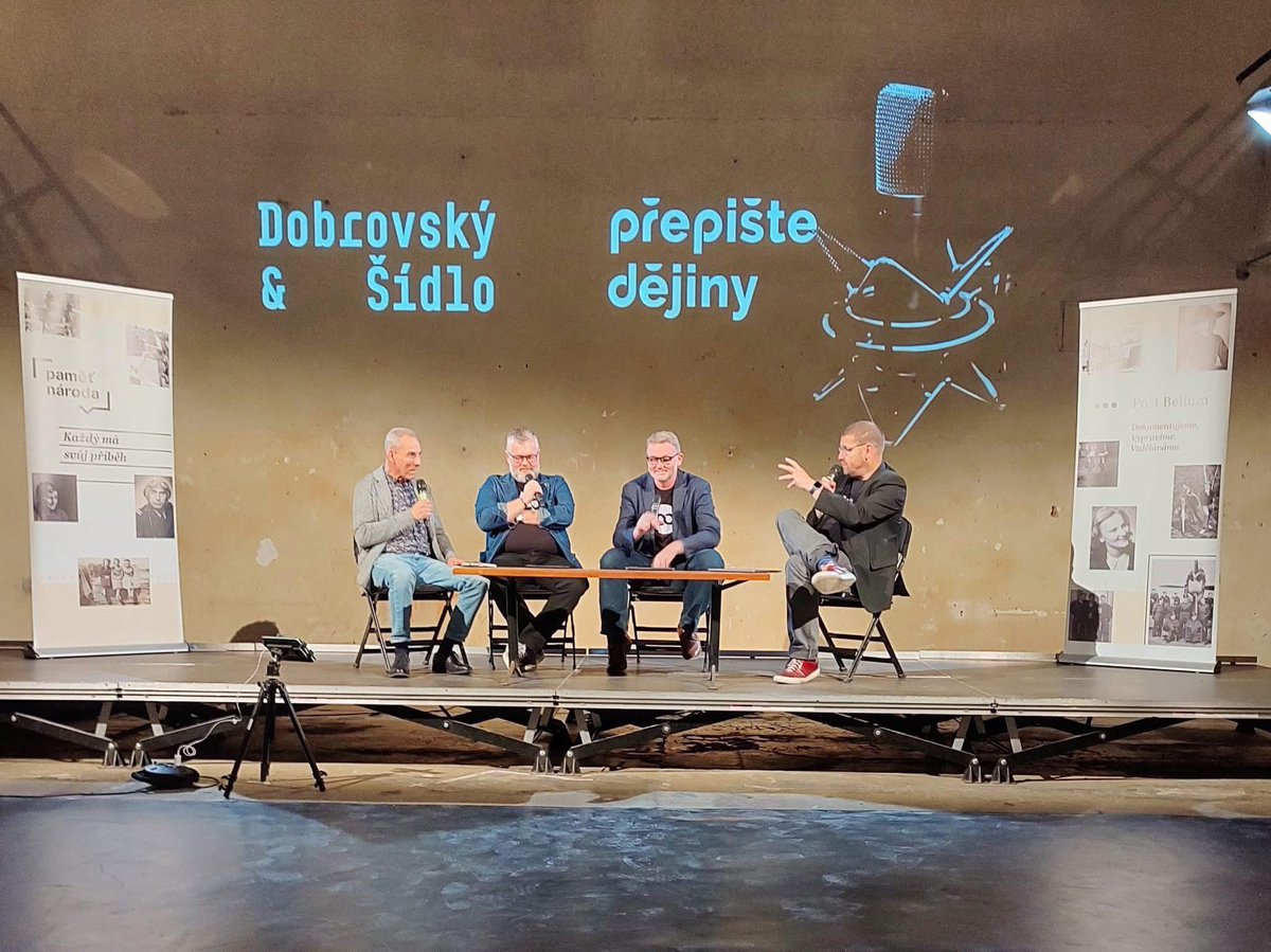 Michal Stehlík (@michalstehlik) on Twitter photo Dnes <a href="/prepistedejiny/">@prepistedejiny</a> společně s <a href="/JanDobrovsky/">Jan Dobrovský</a> a <a href="/JindrichSidlo2/">Jindřich Šídlo - NEW</a> Díky, bylo to fajn! (foto Jan Hron) Dnes <a href="/prepistedejiny/">@prepistedejiny</a> společně s <a href="/JanDobrovsky/">Jan Dobrovský</a> a <a href="/JindrichSidlo2/">Jindřich Šídlo - NEW</a> Díky, bylo to fajn! (foto Jan Hron)