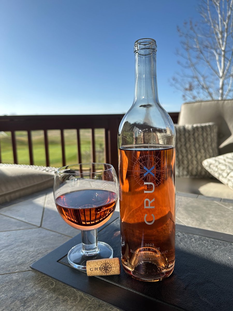 cruxwinery's tweet photo. Thank you to Ginger Wick Photo for these gems. She is a good friend and wine club member in Colorado. Appreciation for showcasing @cruxwinery.
•
#cruxwinery #gingerwickphoto
#friend #wine #winelover #winedogs #thedogsofwine #colorado #sonomacounty #rosé #RRV https://t.co/X6GWSnnoQn