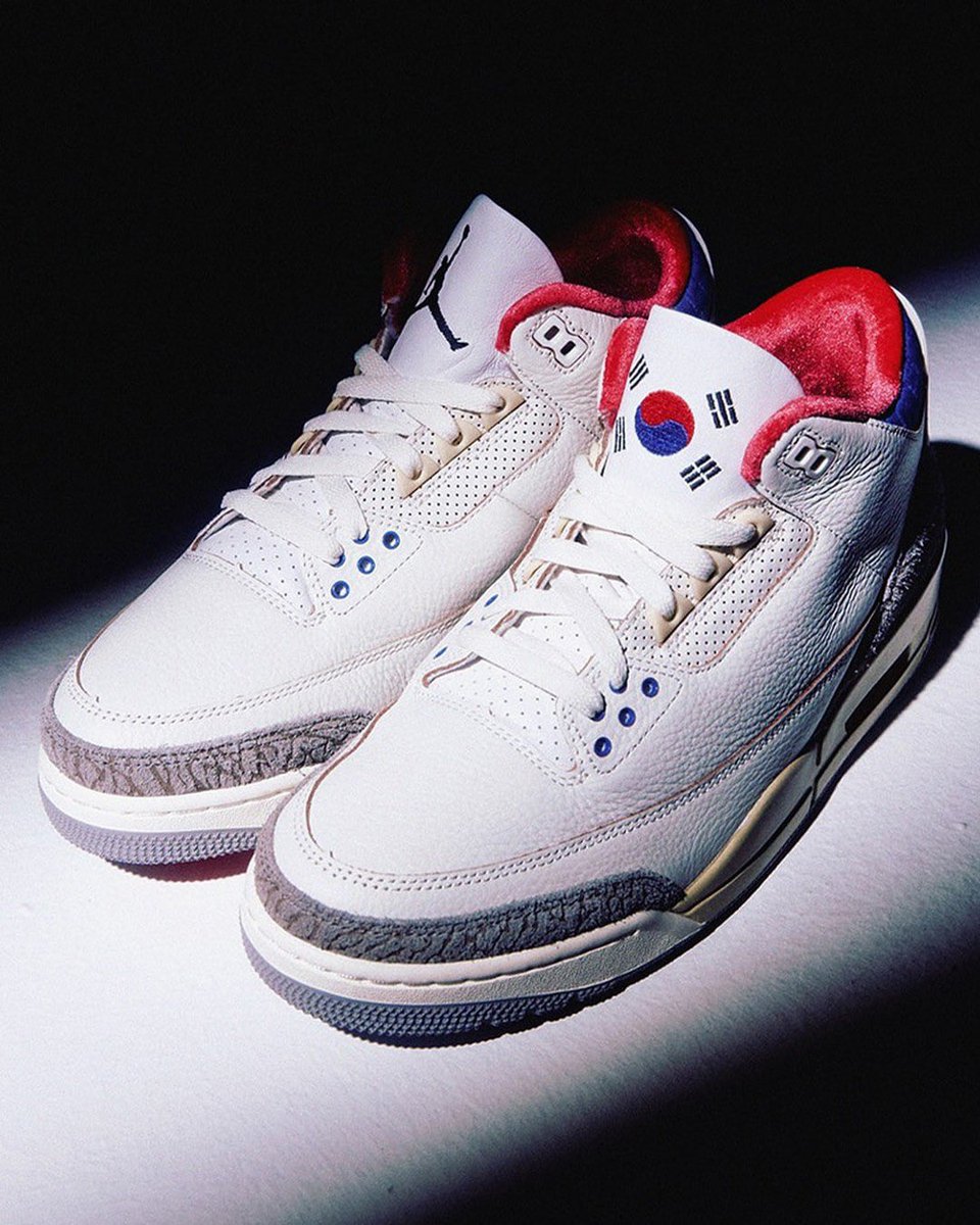 simonsaysdrip's tweet image. Jordan Brand is honoring Korea with the Air Jordan 2 “Seoul” 2.0, featuring quilted collars, aged midsoles &amp;amp; grey outsoles. Set to drop May 15.
#AirJordan2 #Seoul2 #SneakerRelease #JordanBrand