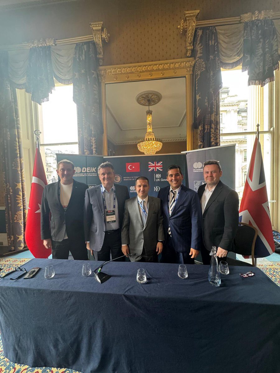 Ilker Sozdinler (@ilkersozdinler) on Twitter photo Londra’da DEİK’in düzenlediği panelde yapay zeka ve kuantum teknolojilerinin finans sektörüne etkilerini konuştuk.
DEİK Fintek Komitesi adına, bu teknolojilerin yalnızca süreçleri değil, iş gücünün yetkinlik yapısını da nasıl dönüştürdüğünü paylaştım.
<a href="/deikiletisim/">Dış Ekonomik İlişkiler Kurulu - DEİK</a> <a href="/ErdemErkul/">Dr. R.Erdem ERKUL</a> Londra’da DEİK’in düzenlediği panelde yapay zeka ve kuantum teknolojilerinin finans sektörüne etkilerini konuştuk.
DEİK Fintek Komitesi adına, bu teknolojilerin yalnızca süreçleri değil, iş gücünün yetkinlik yapısını da nasıl dönüştürdüğünü paylaştım.
<a href="/deikiletisim/">Dış Ekonomik İlişkiler Kurulu - DEİK</a> <a href="/ErdemErkul/">Dr. R.Erdem ERKUL</a>