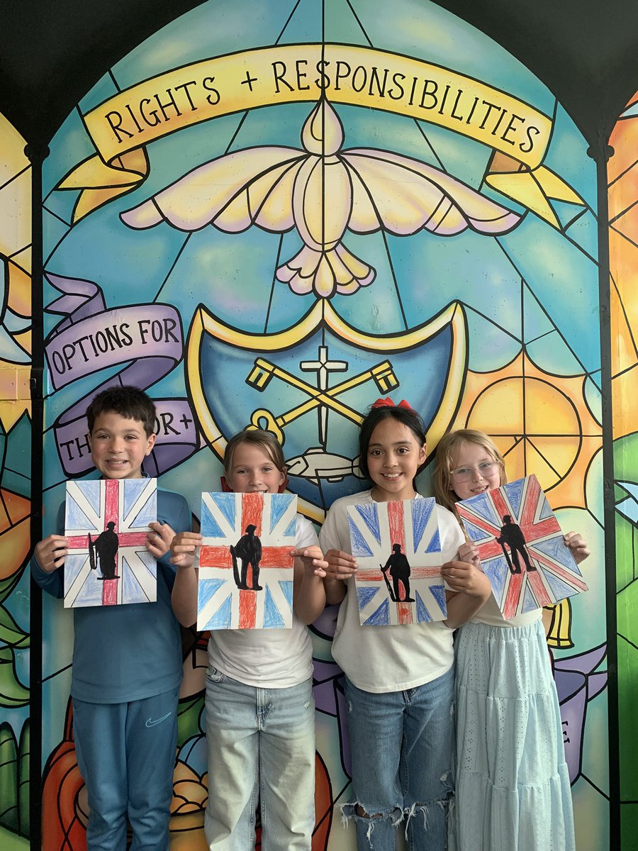 Year 5 produced some lovely artwork to commemorate VE Day!🇬🇧#StPetersArt