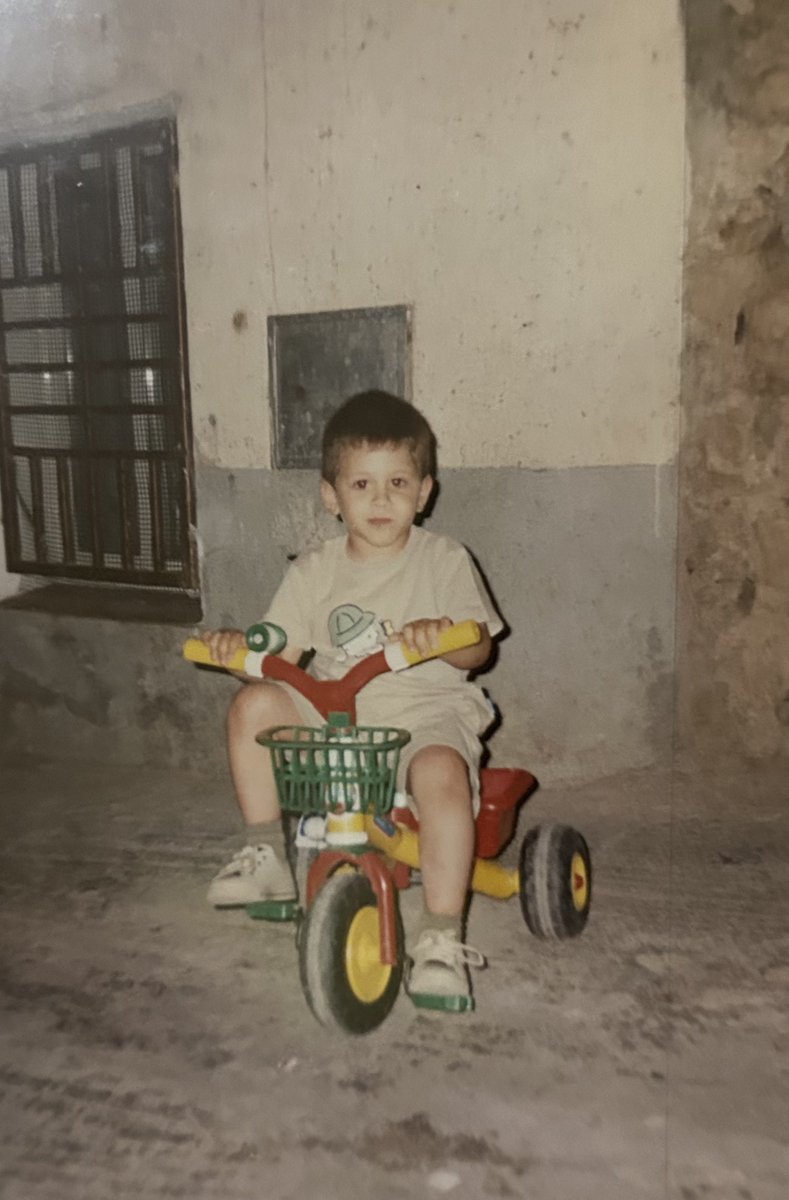 soloniño33 vaya puta aura el chaval cuanto poder e ilusión por la vida (anhelo sentir cosas nuevas)