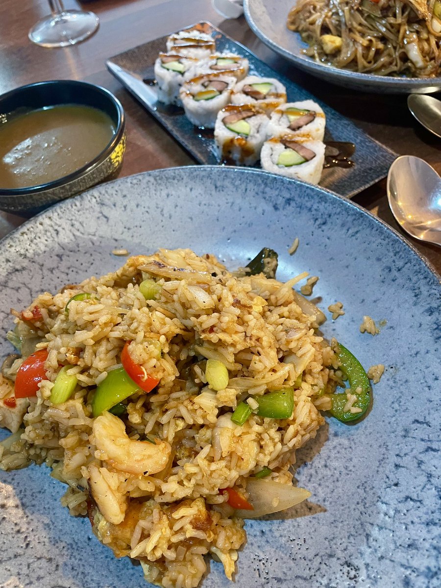 Hope you’re having a great day 😁🩷☕️🍰🐴I’ve had such a busy week 🤪 but did it 💪🏼😂 
Thought I’d earned some japenese food so just been out and had this Nasi goreng and crispy duck sushi yummm just wot I needed 
#Thursday #FoodPorn #Love 
#VEDay #Tasty