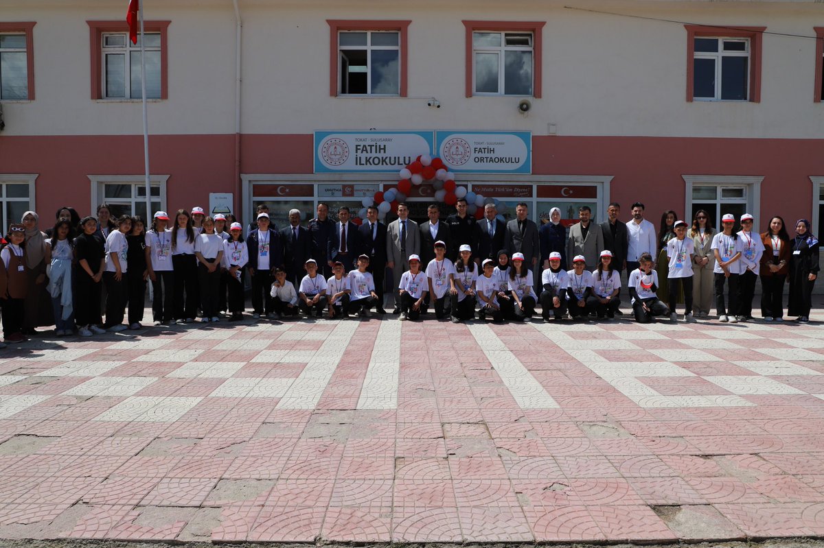 Sulusaray Kaymakamlığı (@ssaraykymkmligi) on Twitter photo İlçe Milli Eğitim Müdürlüğümüzce 15 Temmuz Şehit Mehmet Güder İmam Hatip Ortaokulu ve Fatih Ortaokulu’nda gerçekleştirilen fuarda, öğrencilerin hazırladığı bilimsel projeler sergilendi.
Çalışmaları inceleyen Kaymakamımız Emre ARSLAN, projeler hakkında bilgi aldı.
<a href="/emre_arslan25/">Emre Arslan</a> İlçe Milli Eğitim Müdürlüğümüzce 15 Temmuz Şehit Mehmet Güder İmam Hatip Ortaokulu ve Fatih Ortaokulu’nda gerçekleştirilen fuarda, öğrencilerin hazırladığı bilimsel projeler sergilendi.
Çalışmaları inceleyen Kaymakamımız Emre ARSLAN, projeler hakkında bilgi aldı.
<a href="/emre_arslan25/">Emre Arslan</a>
