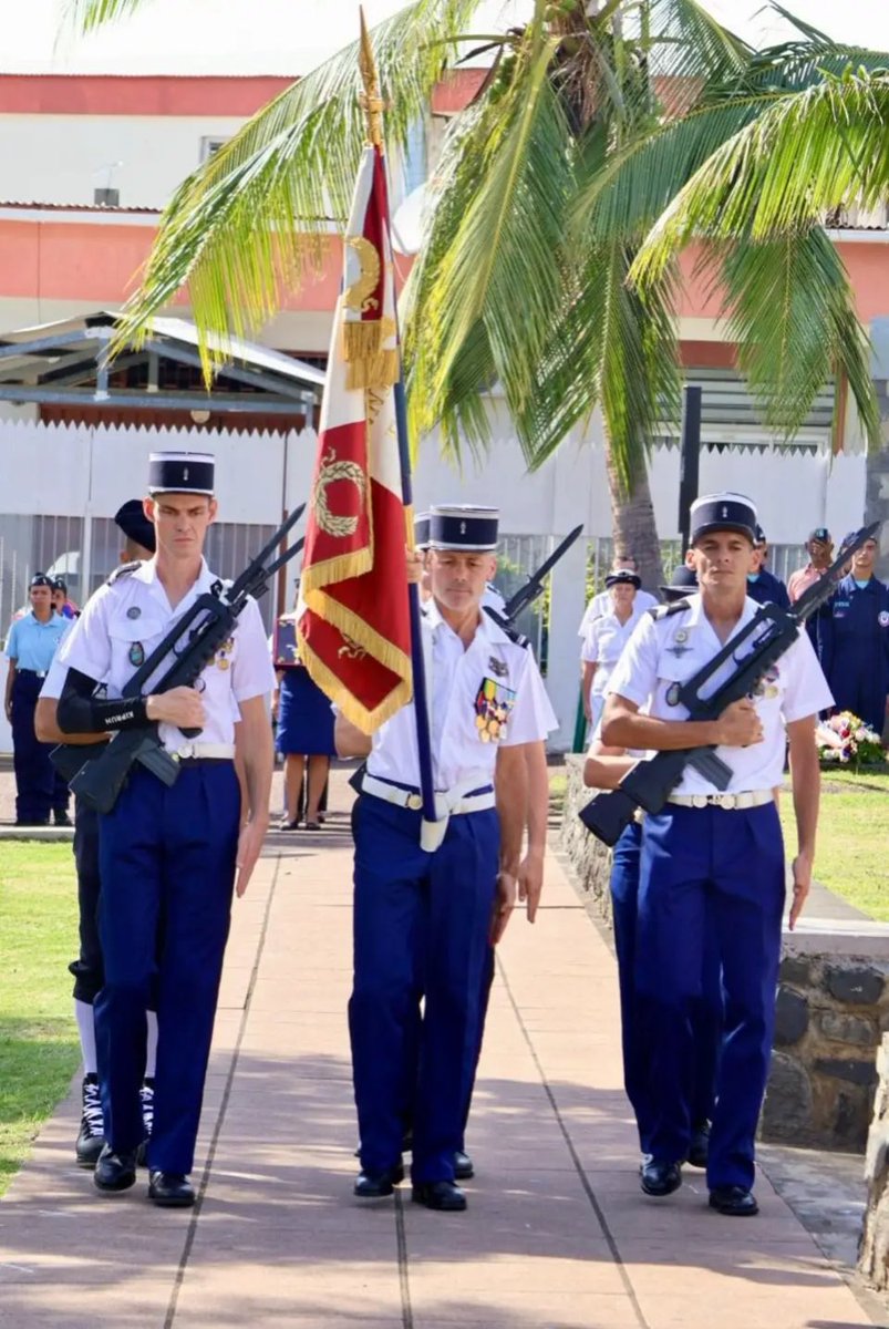 ⚫️🇫🇷 #8mai | Partout sur le territoire national, les #gendarmes participent aux commémorations des #80ans de la Victoire et de la Libération de la France.

Rendons #hommage à celles et ceux qui se sont battus pour la #Liberté.