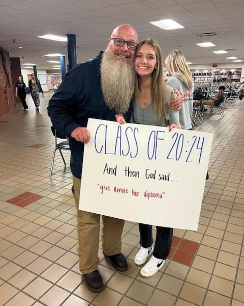 J_Renaissance's tweet image. Try out Diploma-posals!

Have your senior class ask Staffulty who have made a difference in their high school experience to be the person who hands them their diploma at graduation🎓 Read the details on our #IdeaExchange here ⬇️
jostensrenaissance.com/diploma-posal/

#TeacherAppreciationWeek