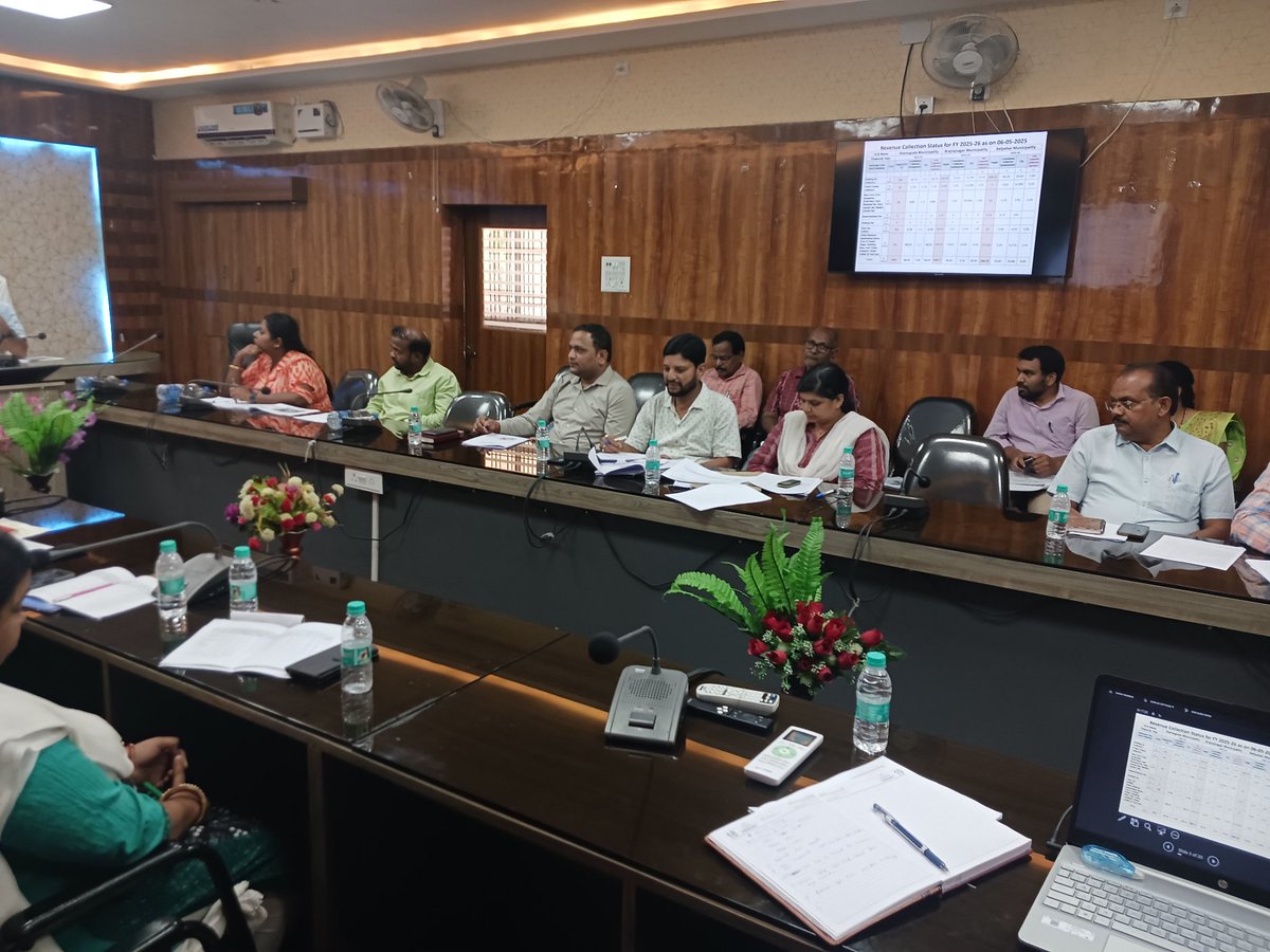 dudajharsuguda's tweet photo. Monthly review of ULBs on various developmental works by the PD,DUDA, JHARSUGUDA,Sri Biswaranjan Naik,OAS(SAG) on 08.05.2025. https://t.co/KNtSh35cLy