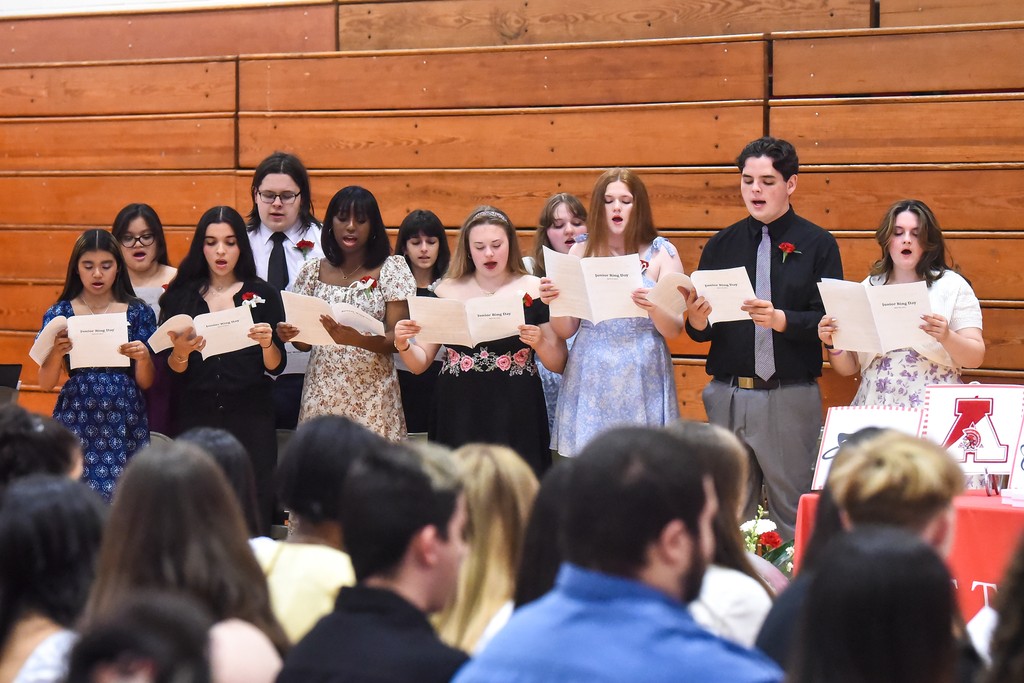 Celebrating a Rite of Passage – The Junior Ring Ceremony for the Class of 2026
With this milestone behind them, they now take their place as leaders of the student body—ready to illuminate the world with the gifts God has given them.

Read more at l8r.it/Nw9y