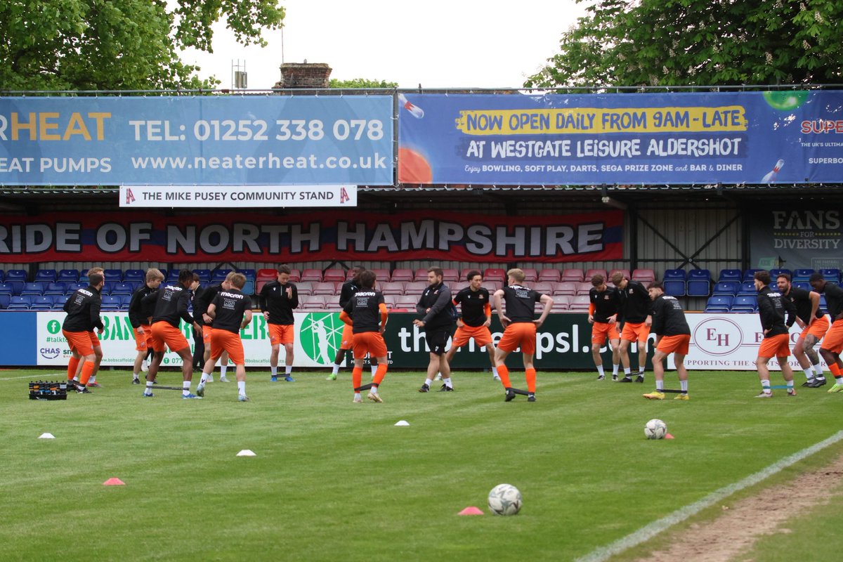 <a href="/HartleyFC/">Hartley Wintney FC</a> 🧡🧡🧡