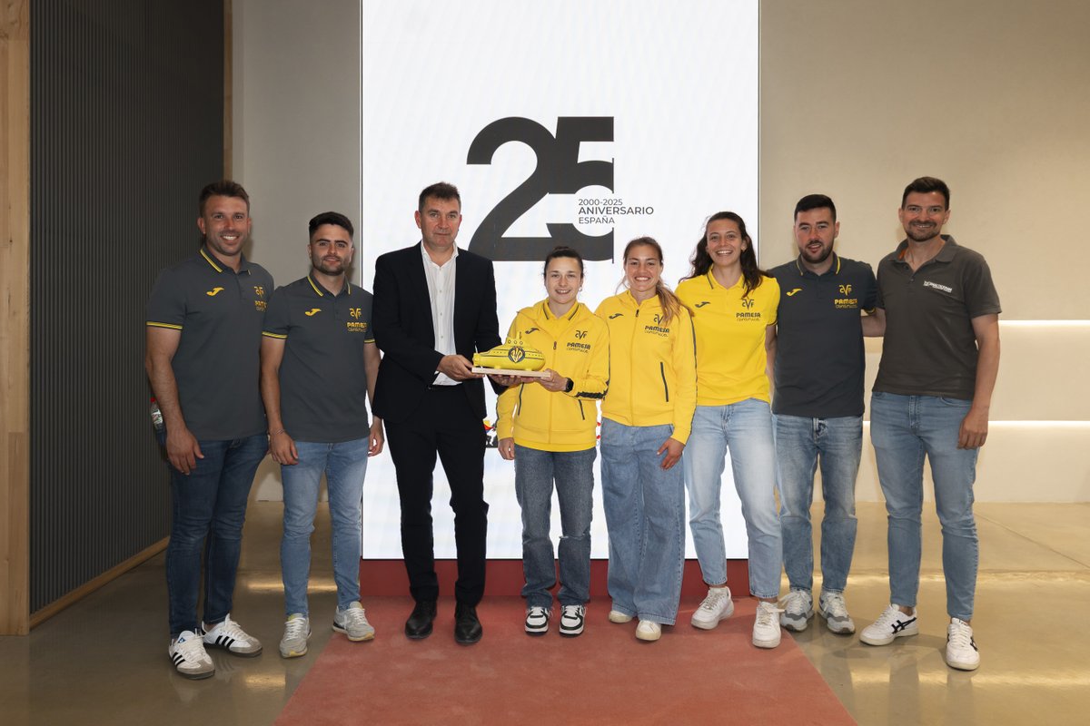 El Villarreal Femenino visita la nueva exposición de Smalticeram 🏺

Una representación del equipo ha disfrutado conociendo las últimas novedades del patrocinador que este año celebra su 25 aniversario en España.

ℹ️ villarrealcf.es/el-villarreal-…