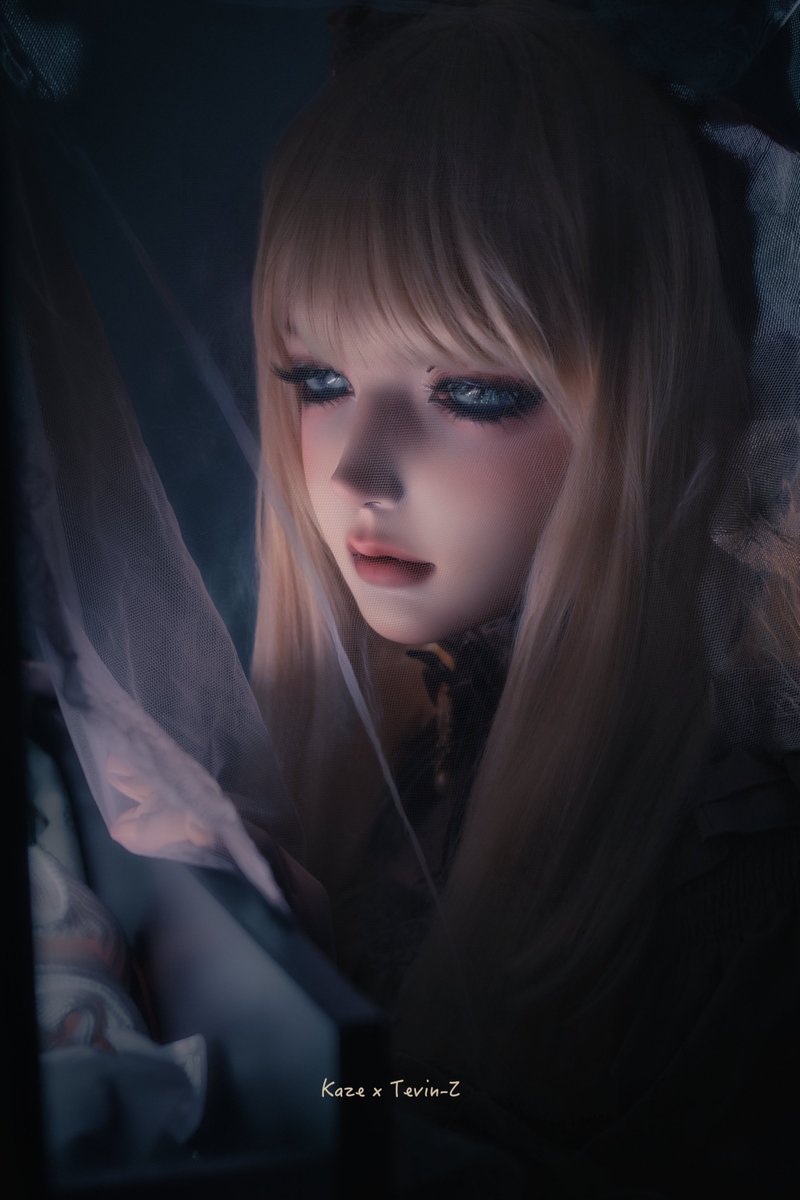 "嘘…第三格抽屉里，
 藏着精灵魔境的入口呢"  ¸.·*¨

👸🏻<a href="/KAZE_LEMON/">爱吃柠檬的Kaze</a> 
📷<a href="/Tevin__Z/">Tevin-Z</a> 🎁<a href="/nigelmumu9/">九九和暮暮的日常</a>
 #kingmask #dollmask #ドール面 #kigurumi