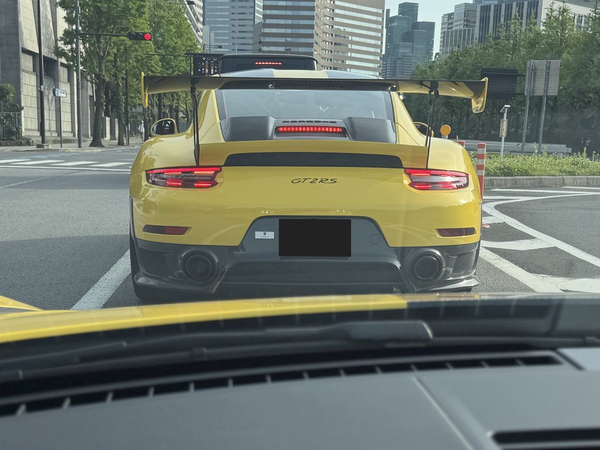 黄色GT3RSに乗って黄色GT2RSを追いかける.最高だ〜