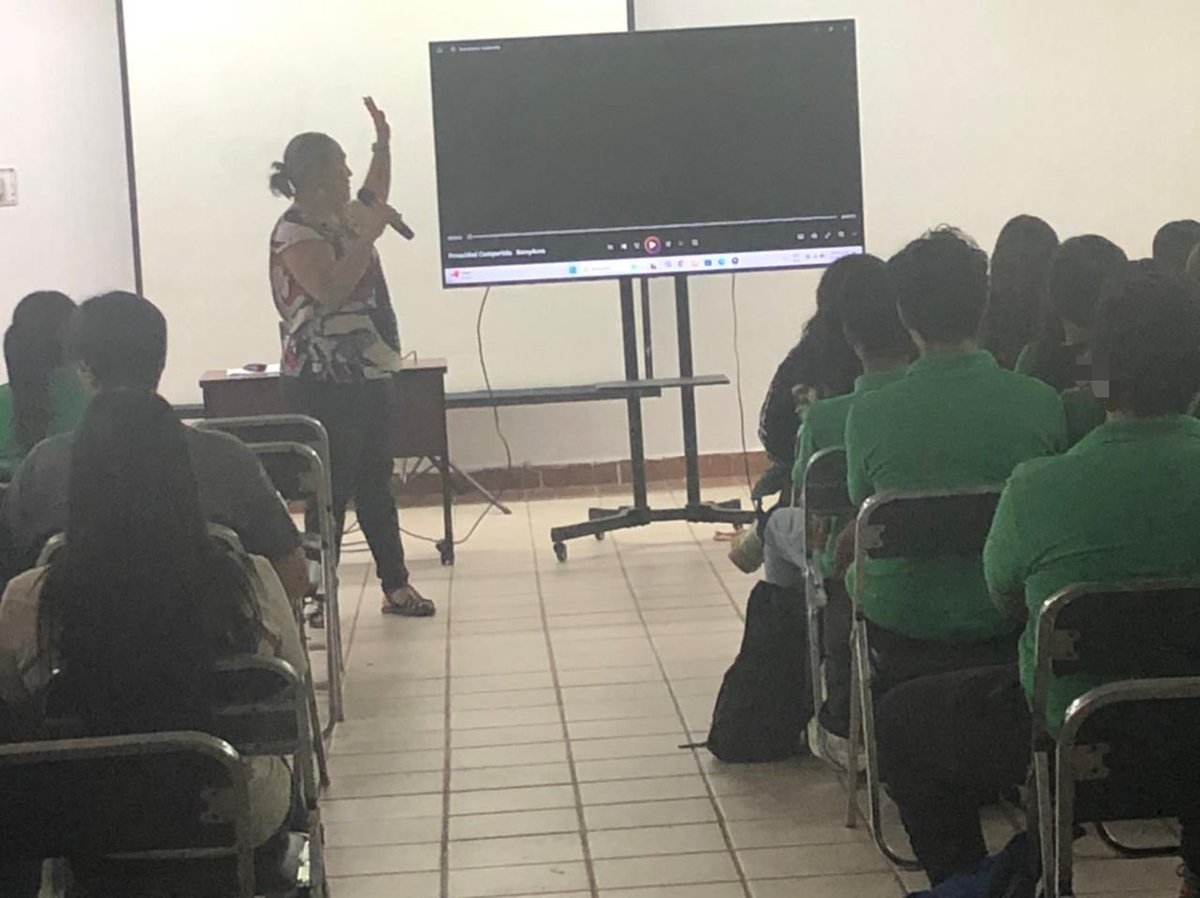 Imparte personal del <a href="/ITEIJal/">ITEI</a>: Taller de Protección de Datos Personales y Acceso a la Información Pública, a alumnos de la: “Escuela Preparatoria Regional de Autlán”.

#ITEIesTuyo
#ITEISigue
