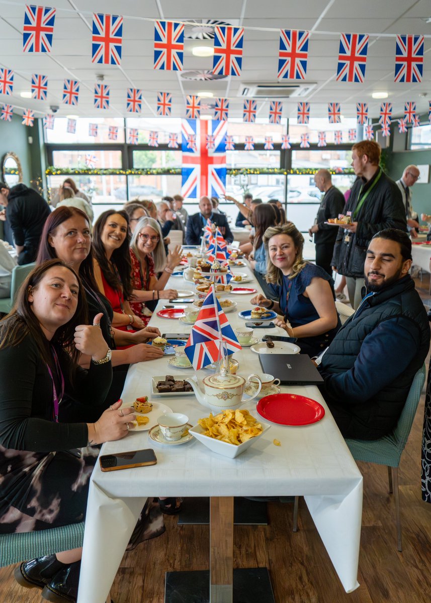 Today we came together to honour 80 years since #VEDay. From the College service and 1 min silence to vintage makeovers, bunting, music, and a 1940s buffet—thank you to every student and member of staff who made this day of reflection and celebration so meaningful. #HCFERespect