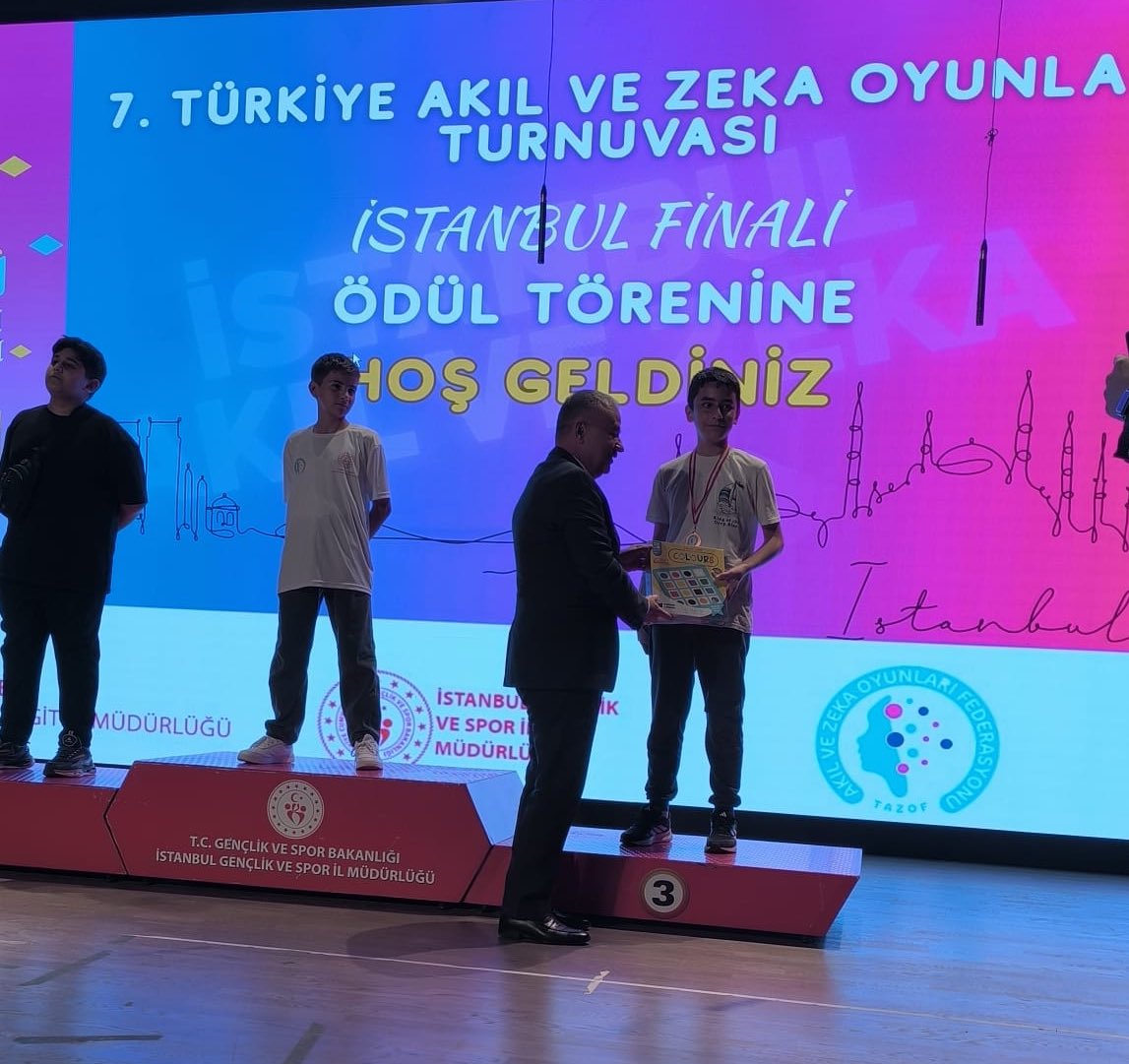 Türkiye Akıl ve Zekâ Oyunları İl Turnuvası İstanbul Finalinde "Pentago" oyununda il 3.sü olan öğrencimiz Yiğit Arda Demirkaya’yı tebrik eder, Danışman öğretmenimiz Ömürlü Doğuç’a emeklerinden dolayı teşekkür ederiz. <a href="/tcmeb/">Millî Eğitim Bakanlığı</a> <a href="/istanbulilmem/">İstanbul İl Millî Eğitim Müdürlüğü</a> <a href="/Beylikduzu_mem/">Beylikdüzü İlçe Millî Eğitim Müdürlüğü</a> <a href="/zekeriyaz/">Zekeriya Postacı</a>