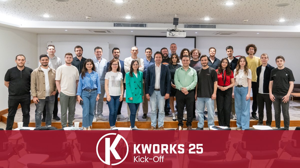 KWORKS'25 yenilikçi 13 girişimi ile heyecan verici bir başlangıç yaptı. 🚀

📍 Kick-off etkinliğimizde bir araya geldiğimiz girişimler, yapay zekadan üretime, e-ticaretten sağlık teknolojilerine kadar farklı alanlarda gerçek problemleri çözmeyi hedefliyor.

Bu buluşma, sadece bir