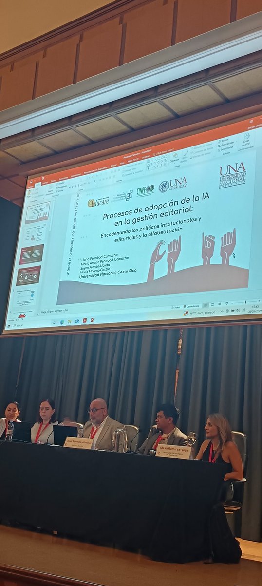 vyancelibrarian's tweet image. Moderación de @amdelvaz en la mesa: Sesión 4 en #crecs2025
🪈Inteligencia artificial en los procesos de edición
Buenas experiencias e investigaciones