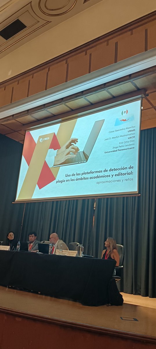 vyancelibrarian's tweet image. Moderación de @amdelvaz en la mesa: Sesión 4 en #crecs2025
🪈Inteligencia artificial en los procesos de edición
Buenas experiencias e investigaciones