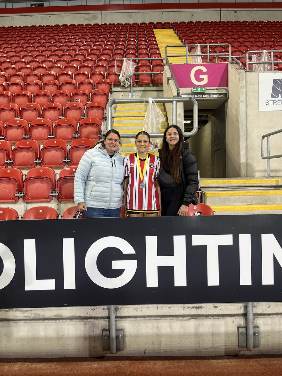 Super proud of @jasminebonelle  who played for U21 Sheffield United football team in the County Cup final last night and winning 5-0! #proud #weareroundhay <a href="/RoundhayHead/">RoundhayHead</a>