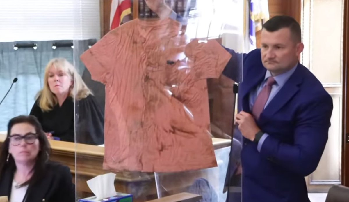 trialchannel_'s tweet image. They framed John&apos;s shirt?